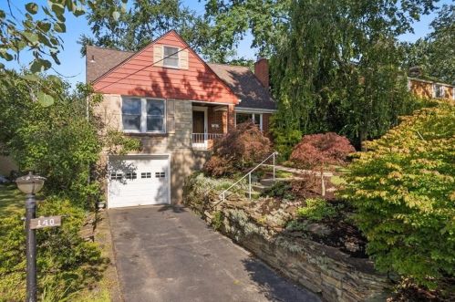 140 Garlow Dr, Pittsburgh, PA 15235-1913