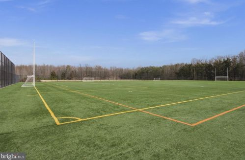 9208 Frst Hvn Dr, Alexandria VA 22309-3216 exterior