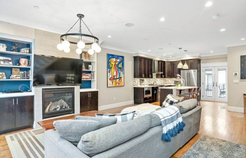 96 Bolton St, Boston, MA 02127-1106