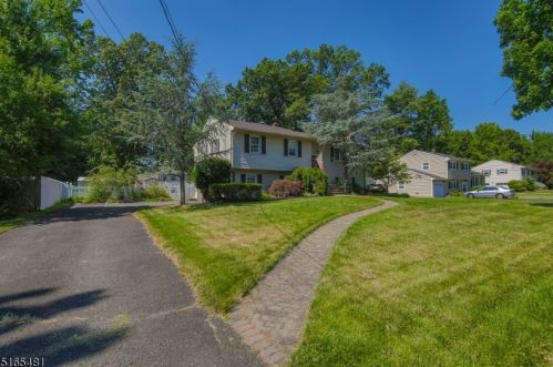 173 Victoria Dr, Clark, NJ 07066-2035