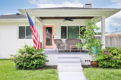 2716 Douglas St, Tampa, FL 33607-6810