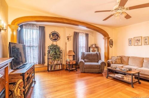 152 Derby Ave, Derby CT 06418-2010 exterior