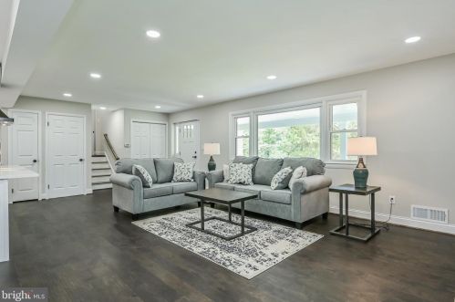 2002 Belle View Blvd, Alexandria VA 22307-1360 exterior