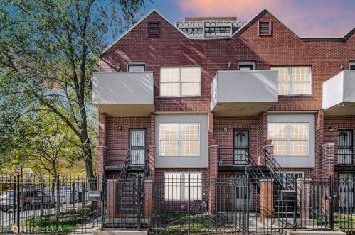 4658 Ellis Ave, Chicago IL  60653-3625 exterior