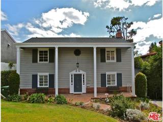 2826 Mcconnell Dr, Los Angeles CA  90064-3445 exterior