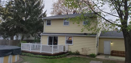 10917 Mequanigo Dr, Milwaukee WI 53227-3049 exterior