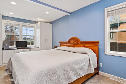 514 5th Ave, Saint Charles IL  60174-2928 exterior