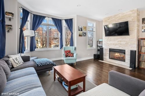 1143 46th St, Chicago, IL 60653-4492