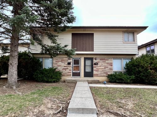 5740 94th St, Milwaukee, WI 53225-2604