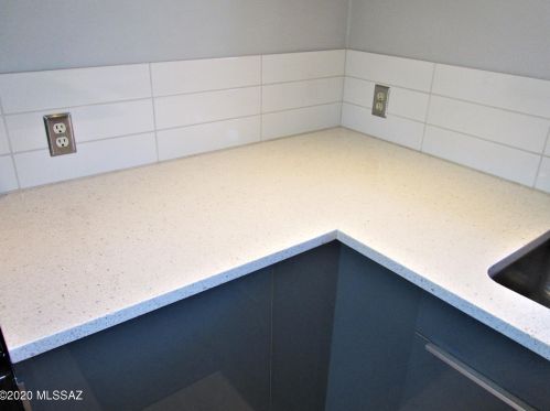 3008 Dickson Dr, Tucson AZ 85716-1722 exterior