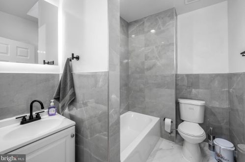 2267 Cambria St, Philadelphia PA 19134-4232 exterior