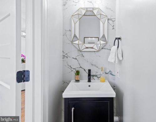 1551 4th St, Washington DC  20001-1905 exterior