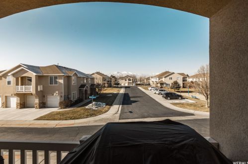 7381 Brittany Town Dr, Taylorsville UT 84084-4609 exterior