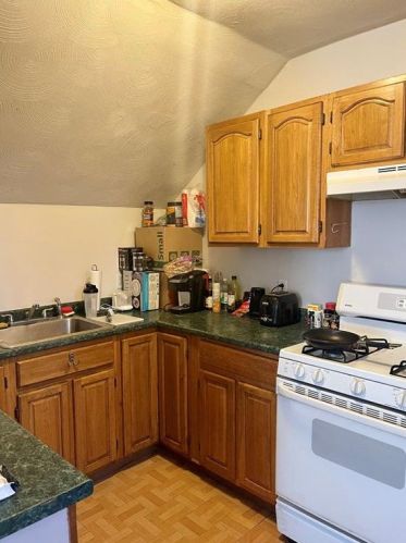 1258 Plainfield St, Providence RI 02909-4449 exterior