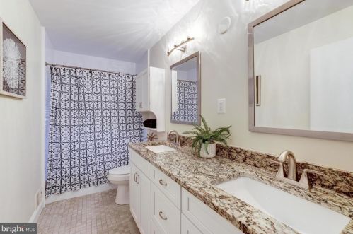 8428 Cherry Vly Ln, Alexandria VA 22309-2100 exterior