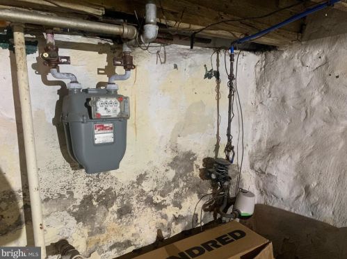 733 Wilson St, Chester PA 19013-2129 exterior