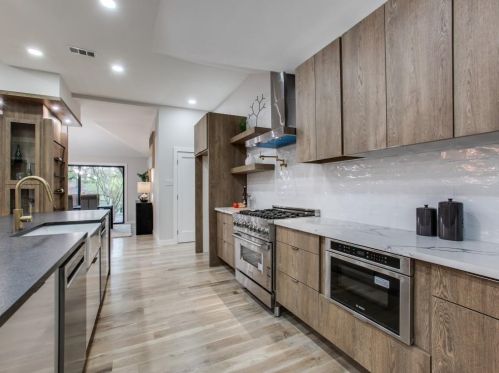 6710 Cliffbrook Dr, Dallas TX  75254-7904 exterior