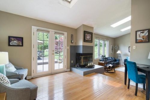 115 Newburn Dr, Pittsburgh PA 15216-1213 exterior