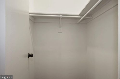 10943 Deborah Dr, Rockville MD 20854-2724 exterior