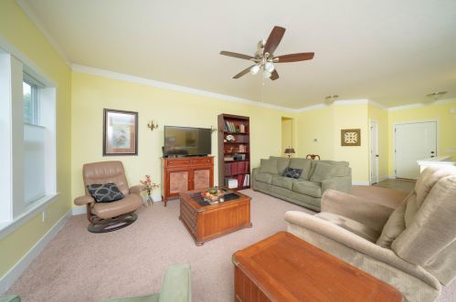 2626 Avalon Woods Dr, Kalamazoo MI 49024-7733 exterior