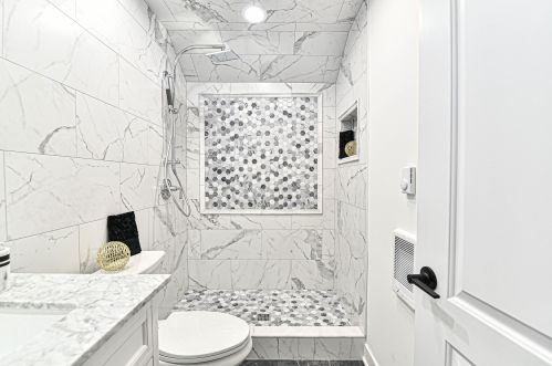 1325 Pryor Ave, Milwaukee WI  53207-1869 exterior