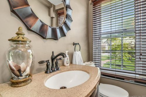 81 Clark St, Milford CT 06460-3202 exterior