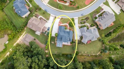 7952 Amawalk Cir, Duluth GA 30097-1933 exterior