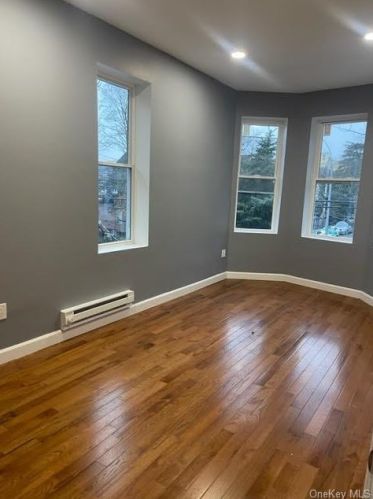 371 198 St, Bronx NY 10458-3103 exterior