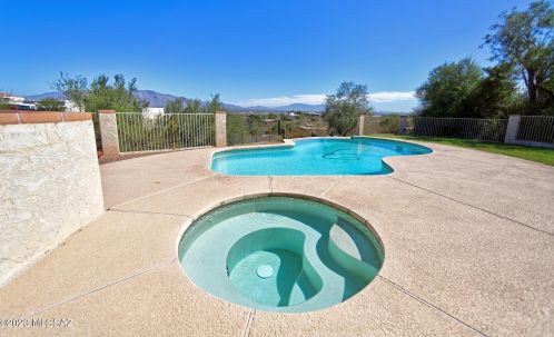 4670 Paseo De Los Cerritos, Tucson AZ 85745-9552 exterior