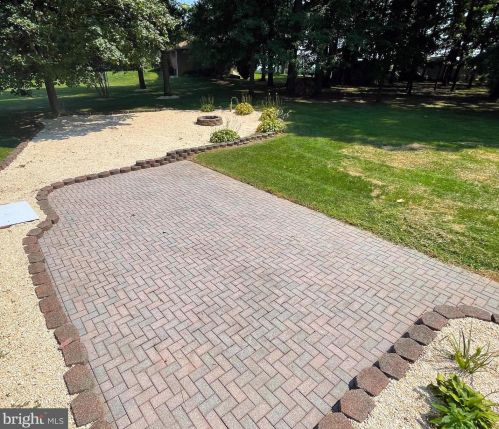 345 Pine Grove Rd, Hanover PA  17331-7702 exterior