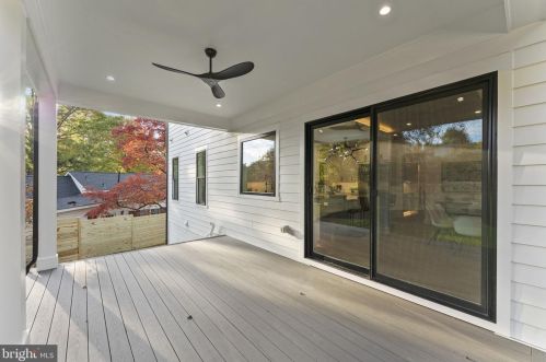 1327 Mayflower Dr, Mc Lean VA 22101-3405 exterior