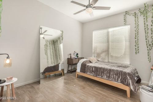 4564 Chisum Trl, Phoenix AZ  85050-8525 exterior