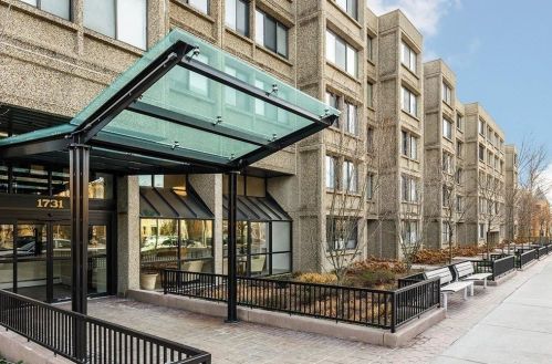 1731 Beacon St, Brookline MA  02445-5322 exterior