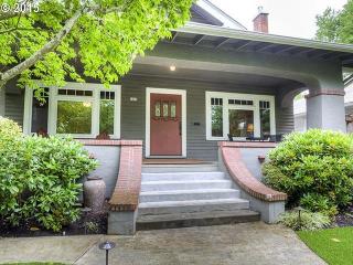 4225 Couch St, Portland, OR 97213-1629