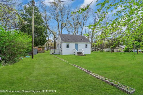 631 Maria St, Jackson Twp NJ  08527-5285 exterior