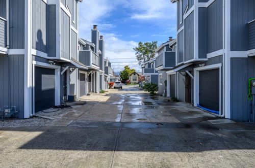 647 4 St, San Jose CA 95112-4946 exterior