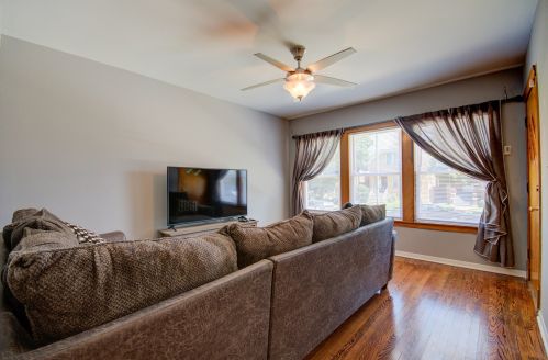 3012 Luna Ave, Chicago IL  60641-4846 exterior