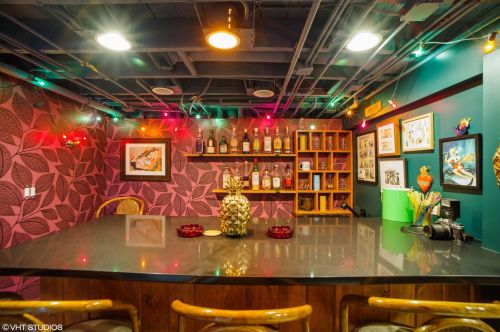 3067 Gresham Ave, Chicago IL 60618-6708 exterior