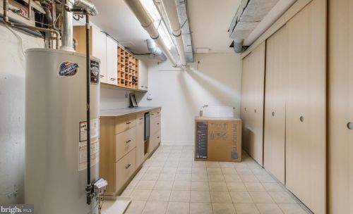 868 Broadmoor Rd, Huntingdon Valley PA 19006-2803 exterior