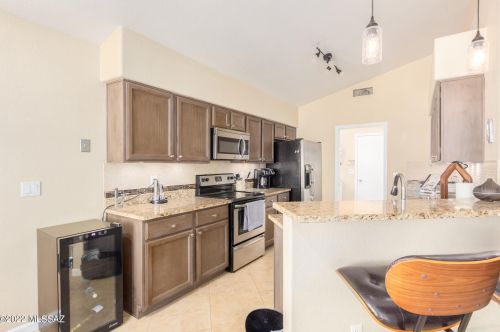 11082 Desert Flower Dr, Tucson AZ 85737-7054 exterior