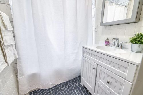 2530 Superior St, Milwaukee WI  53207-1931 exterior