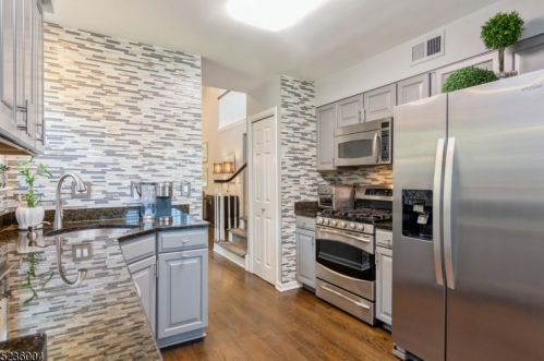 2801 Packer Ct, Bridgewater NJ 08807-7017 exterior