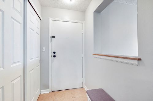 567 Somerset Ln, Bull Valley, IL 60014-7783