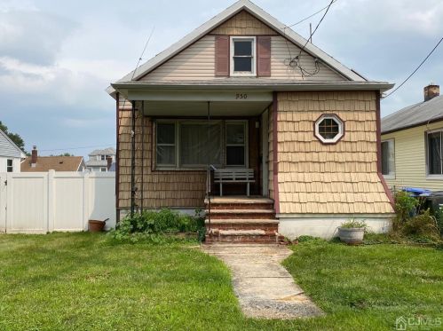 950 Rahway Ave, Avenel NJ 07001-1902 exterior