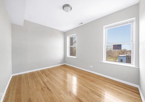 4039 Van Buren St, Chicago IL 60624-2747 exterior