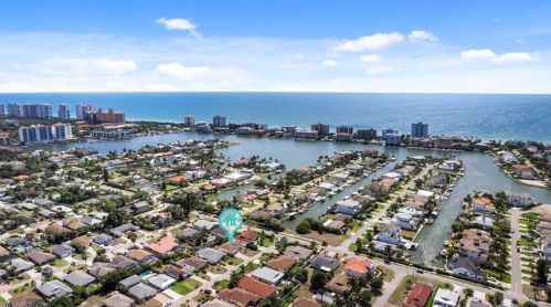 508 99 Ave, Naples FL 34108-2228 exterior