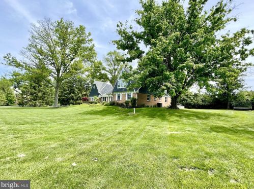 300 Lambert Dr, Princeton, NJ 08540-2337