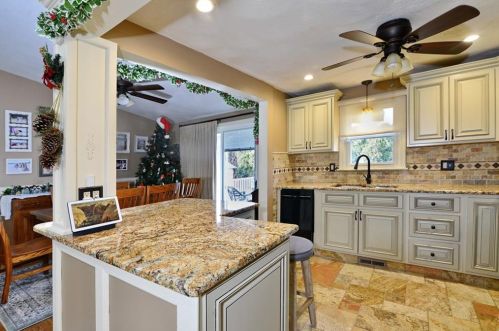 9 Ferncrest Dr, Providence, RI 02919-3503