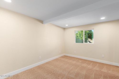 810 27th Ave, Phoenix AZ 85027-1805 exterior