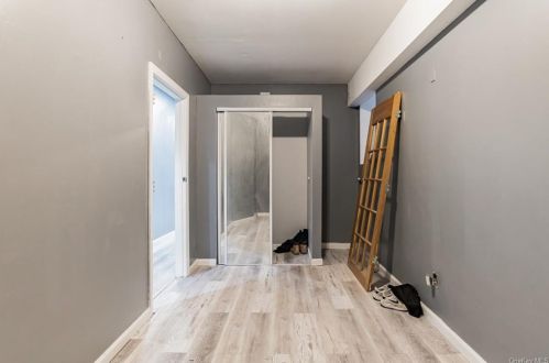 585 Van Nest Ave, Bronx NY 10462-3937 exterior